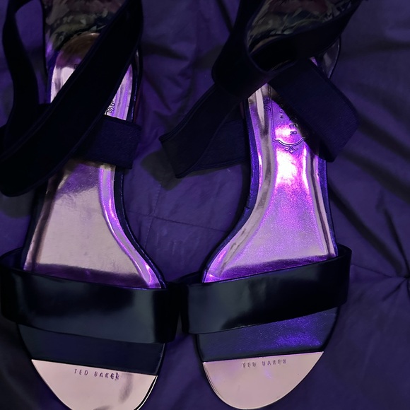 Ted Baker black sandals size EU 36 US size 6 
Ted Baker London - Picture 2 of 16